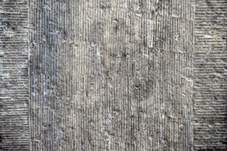 Gray wall align at the edge horizontally and vertically