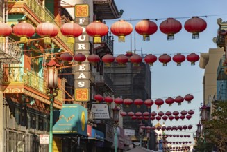 A picture of Chinatown in San Francisco