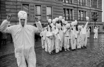 Germany, Berlin, 19.04.1991, student performance in protest against the closure of the art academy