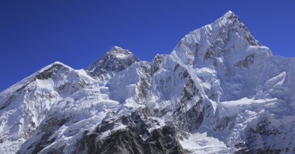 Very clear blue sky over Mount Everest and Nuptse