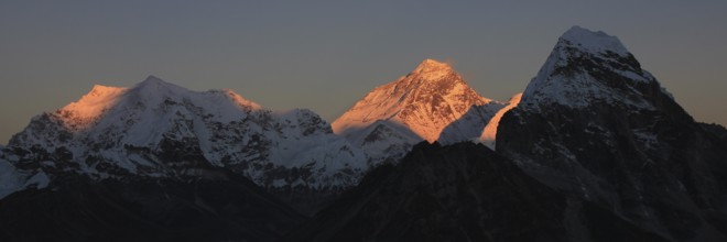 Mount Everest at sunset, nature header