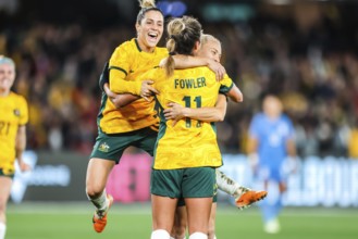 MELBOURNE, AUSTRALIA, JULY 14 : Australia celebrate Mary Fowler scoring against France in the World