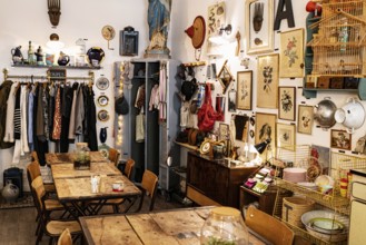 Boutique and restaurant, Rita Brocante et Cantine, Restaurant and junk shop, Le Panier,