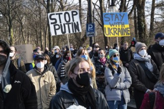 27.02.2022, Berlin, Germany, Europe, In Berlin, several hundred thousand people are protesting for