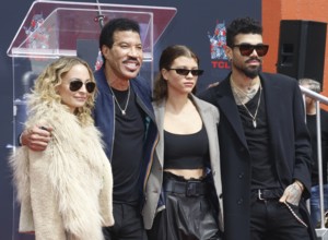 Lionel Richie, Sofia Richie, Miles Richie and Nicole Richie at Lionel Richie Hand And Footprint