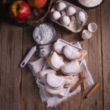 Fruity apple cinnamon mostbiscuits
