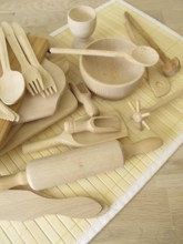 Plastic-free kitchen utensils made from wood