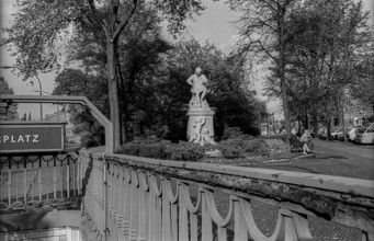 Germany, Berlin, 14 October 1991, Senefelderplatz, with monument to Alois Senefeld, inventor of