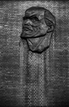 Germany, Berlin, 21.12.1991, Leninkopf, in Französische Straße, (bath and sauna - building of the