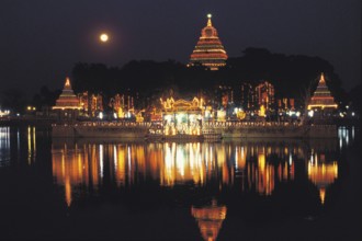 Illuminated, teppakulam mariamman temple, madurai, tamil nadu, india, asia