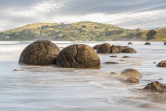 Scenic Moeraki Boulders at the east coast of New Zealands South Island