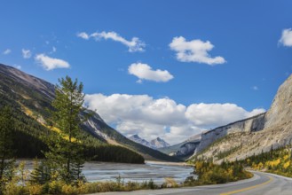 The Bow River Canyon in September. Canadian Rockies, Great Banff. Excellent highway and surrounded