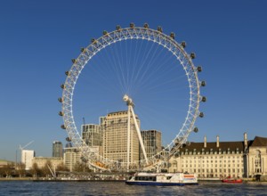 The London Eye ferris wheel, the Millennium Wheel, South Bank, River Thames, London, England, UK