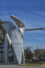 Artwork The Wings by Daniel Liebeskind, in front of the reception building of the Siemens Campus,