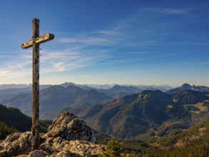 Summit cross of the Taubenstein, view of mountain panorama, behind Karwendel and Zugspitze,