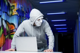 Portrait hacker with mask_2