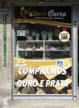 Frontage and shop window buying and selling gold and silver, Guimaraes, Portugal, Europe