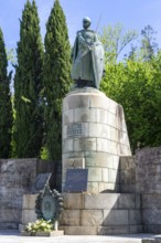 Statue Dom Afonso Henriques 1109-1185 first king of Portugal, Guimaraes, northern Portugal, Europe