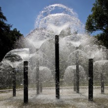 Water bell fountain in the spa gardens, Bad Homburg vor der Höhe, Hesse, Germany, Europe