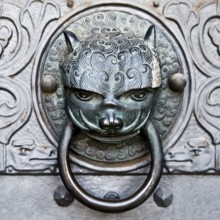 Close-up, door knocker with animal head at the Church of the Redeemer, Bad Homburg vor der Höhe,