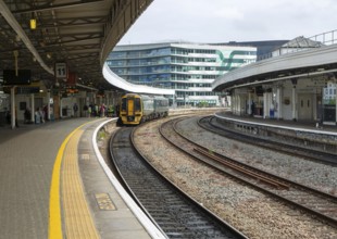 GWR British Rail Class 158 Sprinter train, Temple Meads railway station, Bristol, England, UK