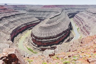 San Juan River meanders, Goosenecks State Park, Utah, USA, North America