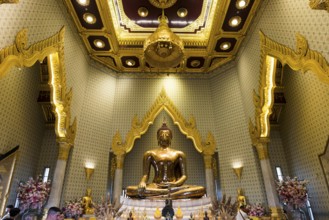 Golden Buddha statue, Wat Trai Mit Witthayaram Worawihan, Chinatown, Bangkok, Thailand, Asia