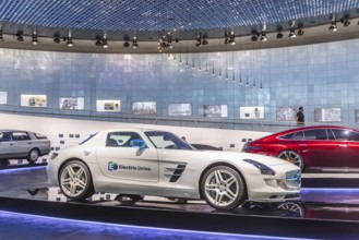 Mercedes-Benz Auto 2000 from 1981: The Mercedes-Benz Museum in Stuttgart presents a journey through