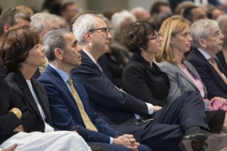 Ugur Sahin (founder of Biontech SE, l.) at the award ceremony for the German National Prize 2025 in