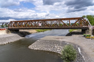 Reconstruction, extension of the Emmerich-Oberhausen railway line, three tracks, including 47 new