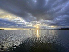 Evening atmosphere, Lake Starnberg, Bavaria, Germany, Europe