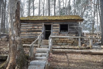 Clinton, Tennessee - The Dan'l Boon cabin at the Museum of Appalachia, a collection of pioneer