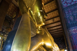 Wat Pho (Temple of the Reclining Buddha), Bangkok, Thailand, Asia