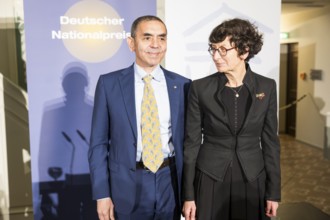 Ugur Sahin and Özlem Türeci (founder of Biontech SE) at the award ceremony for the German National