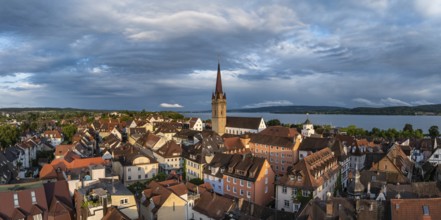 Luftbild, Panorama von der Stadt Radolfzell am Bodensee mit dem Radolfzeller Münster von der