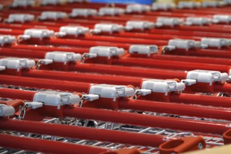 Symbolic image for shopping, shopping trolley, Germany, Europe