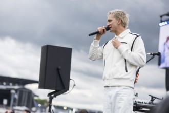 Felix Brummer (Felix Kummer), singer of Kraftklub at a secret gig of the band at the Rock am Ring