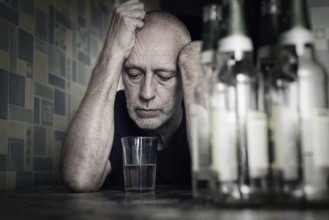 A desperate man falls into depression and becomes alcoholic and miserable. His addiction leads him