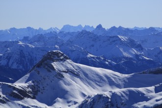 Margelchopf and other mountains in winter