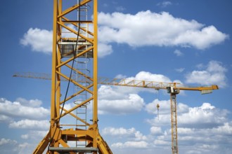 Construction crane