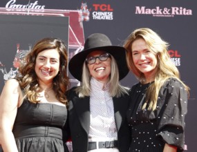 Diane Keaton at Diane Keaton Hand- and Footprint Ceremony held at the TCL Chinese Theater in