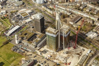 Demolition of the old Deutsche Welle headquarters in Cologne's Südstadt district due to asbestos