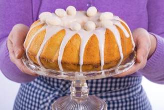 Cake glaze preparation