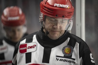 LanxessArena, Cologne, North Rhine-Westphalia, Martin Frano (Referee, #9), PENNY DEL, Kölner