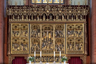 Güstrow, St Mary's Parish Church, St Mary's Church, winged altar by the Brussels carver Jan Borman