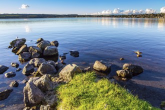 Taupo is the largest lake in New Zealand, North Island. The most popular holiday destinations for