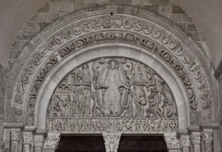Autun, Cathedral of St-Lazare, Portal of the Last Judgement around 1135 by Master Gislebertus,