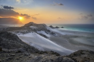 Detwah-Lagune auf der Insel Socotra im Jemen bei Sonnenuntergang