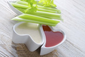 Celery dippen