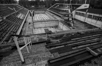 Germany, Berlin, 16.11.1991, Friesenstadion (swimming stadium) in decay, Europe